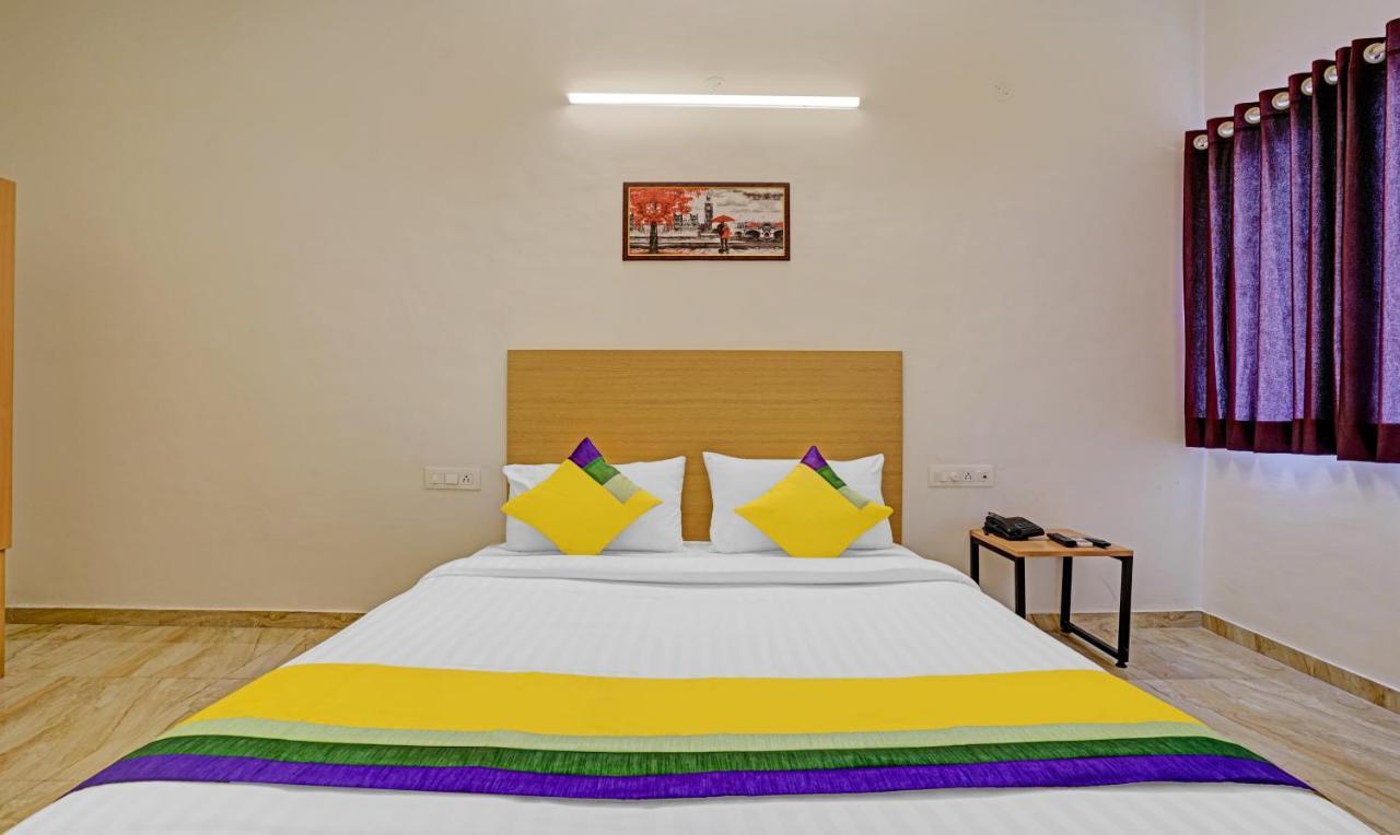 Treebo Trip Hotel Flowers Park Nášik Exteriér fotografie