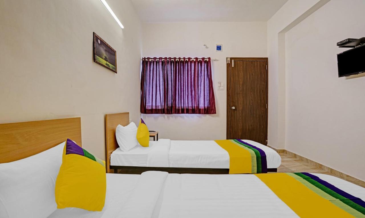 Treebo Trip Hotel Flowers Park Nášik Exteriér fotografie